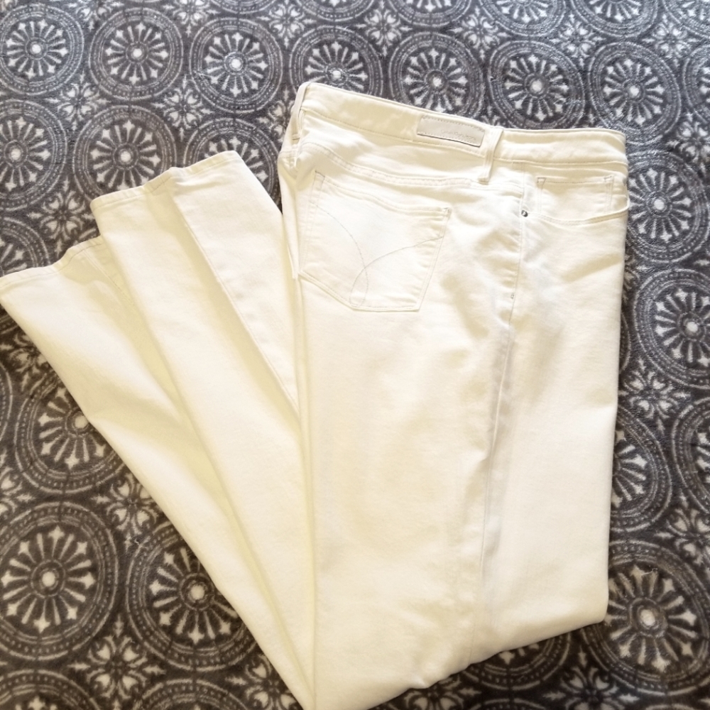 Calvin Klein Size 32 ×32 White Jean